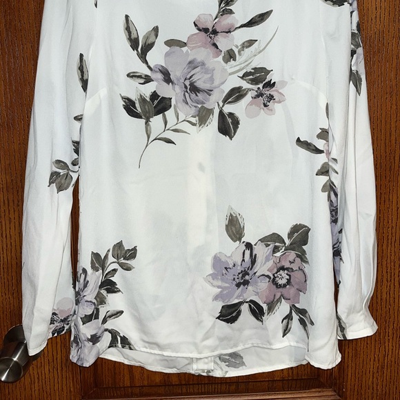 Dynamite Longsleeve Floral Top - Picture 3 of 4
